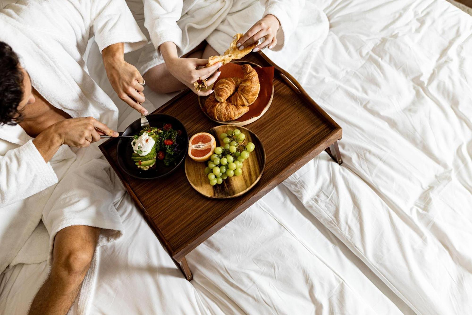 Verno House Budapest, Vignette Collection By Ihg Bagian luar foto Room service